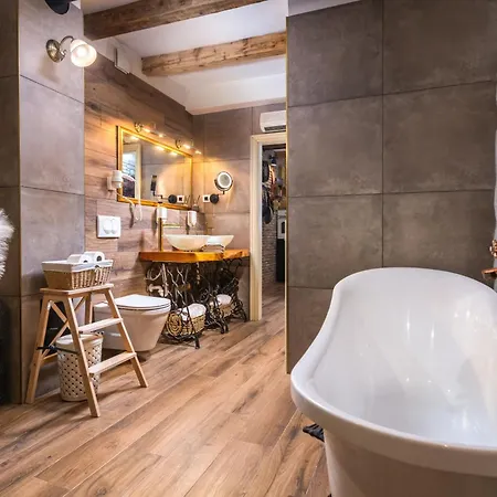 Дом отдыха Rustic Cozy House Pupy Mit Private Pool Und Kino